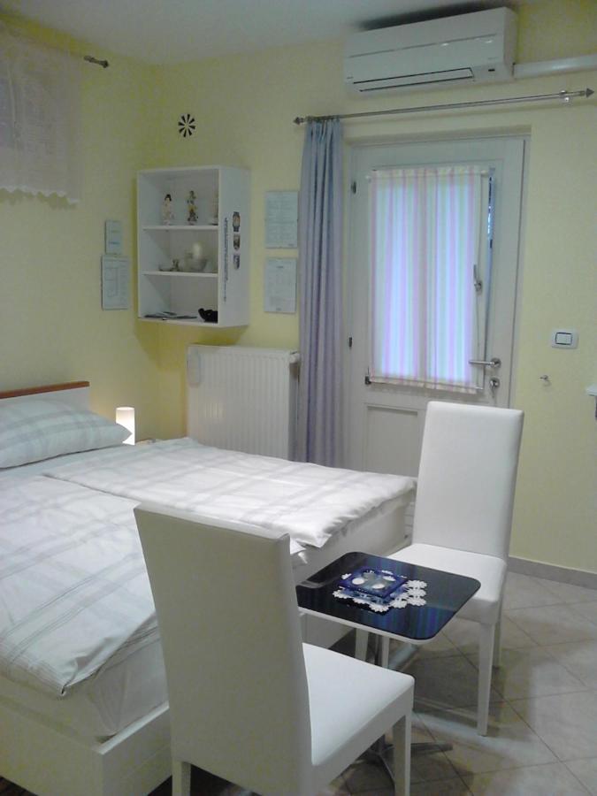 Room Sarah Fiume Camera foto